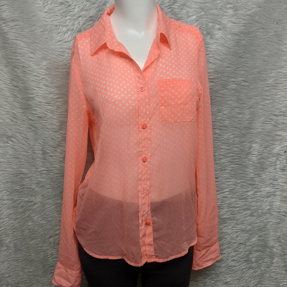 ☀️American Eagle Outfitters polka dot button down - Picture 5 of 8